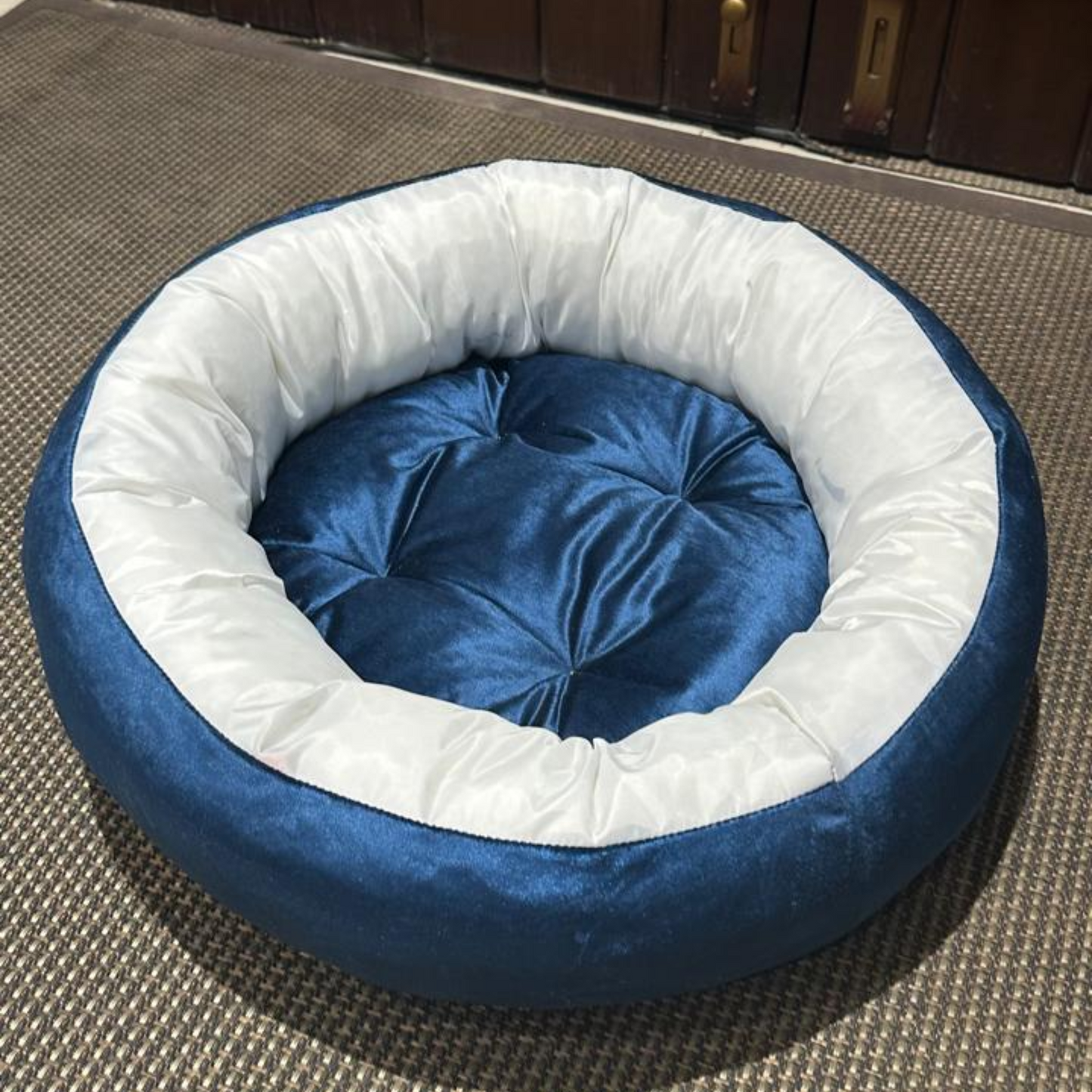 Velvet Bed for Cats - Winter Edition