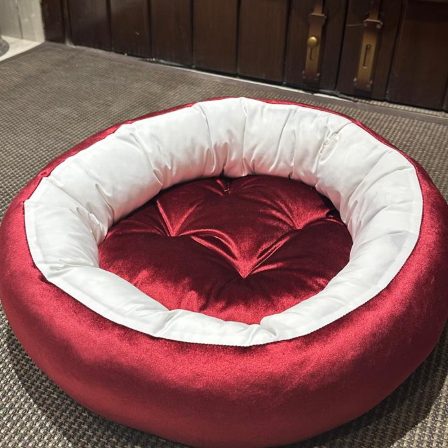 Velvet Bed for Cats - Winter Edition